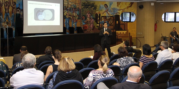 O professor Rodrigo Fontenelle (Foto: Su Bernardes)